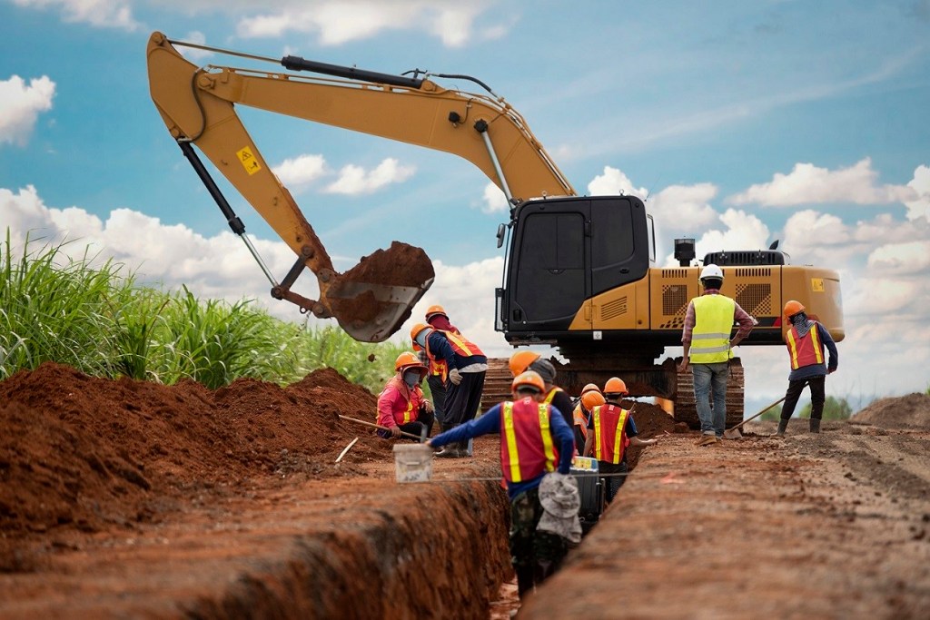 Excavadoras en San Pedro Garza García